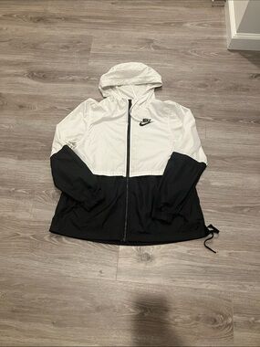 Nike White and Black Colorblock Hooded Windbreaker Jacket